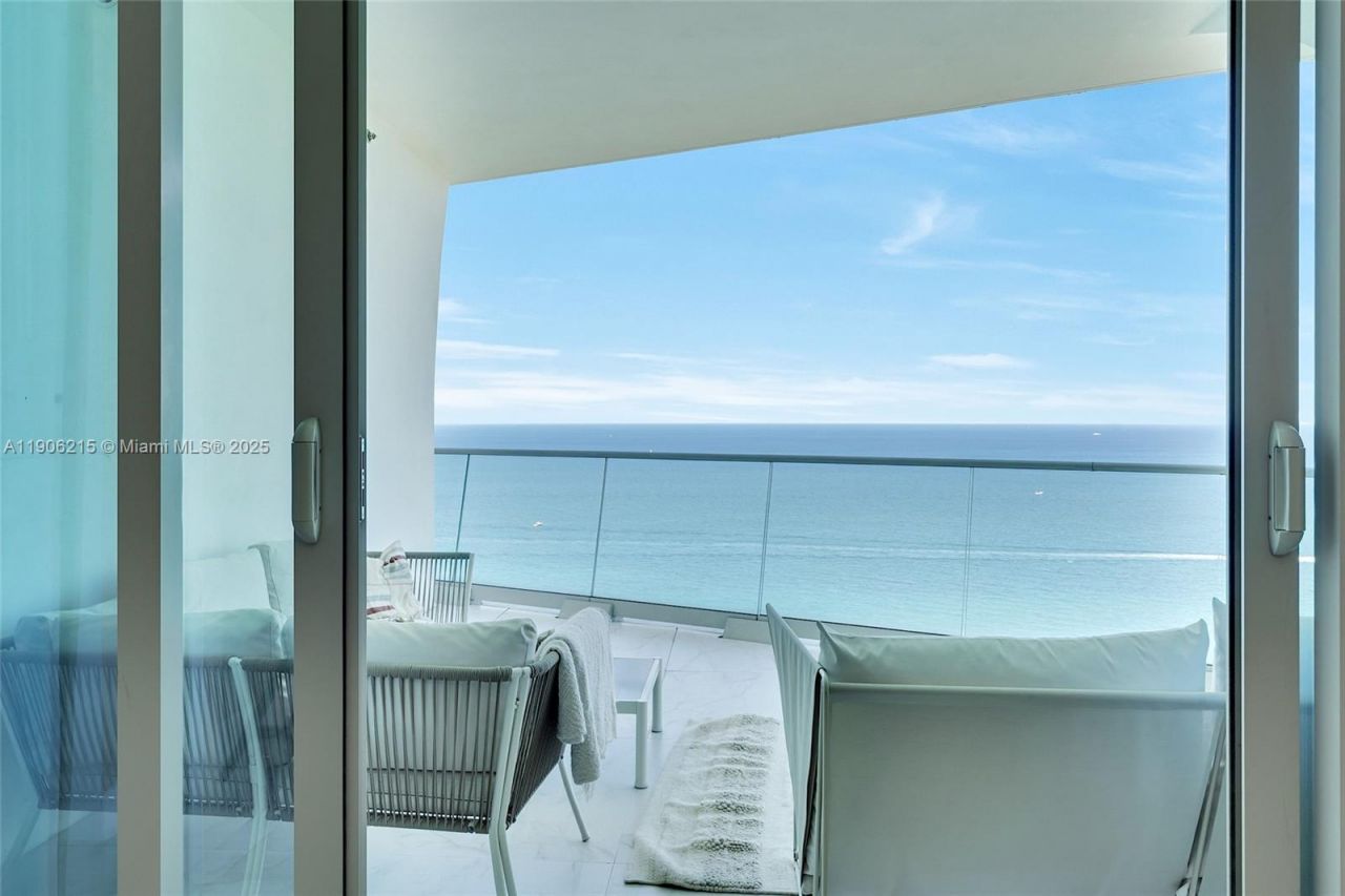 16901 Collins Ave, Unit 3203, Sunny Isles Beach, FL 33160 Photo