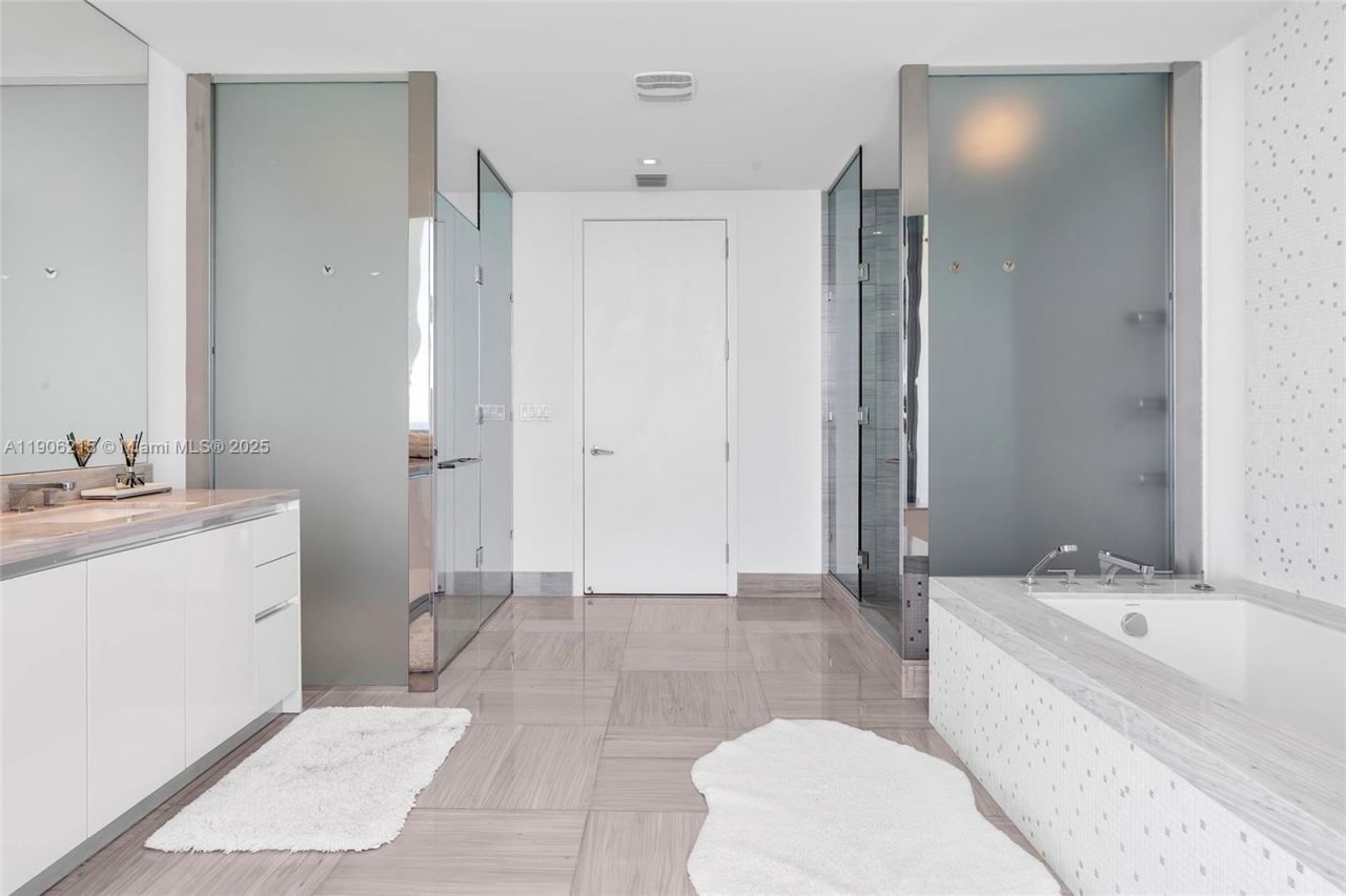 16901 Collins Ave, Unit 3203, Sunny Isles Beach, FL 33160 Photo