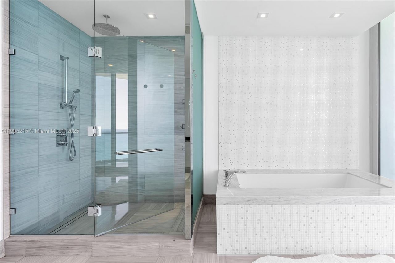 16901 Collins Ave, Unit 3203, Sunny Isles Beach, FL 33160 Photo