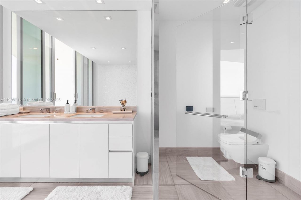 16901 Collins Ave, Unit 3203, Sunny Isles Beach, FL 33160 Photo