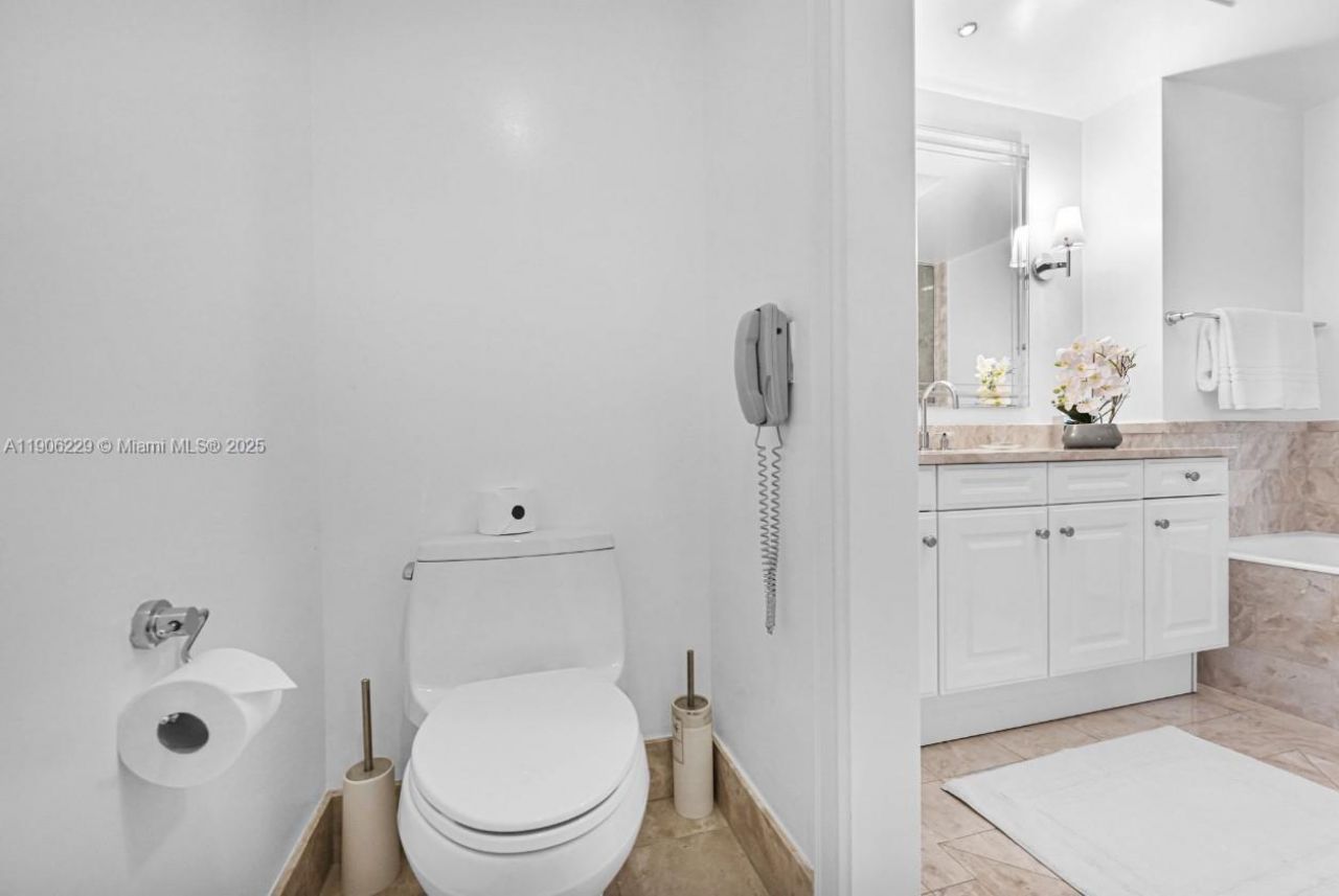 1435 Brickell Ave, Unit 3401, Miami, FL 33131 Photo