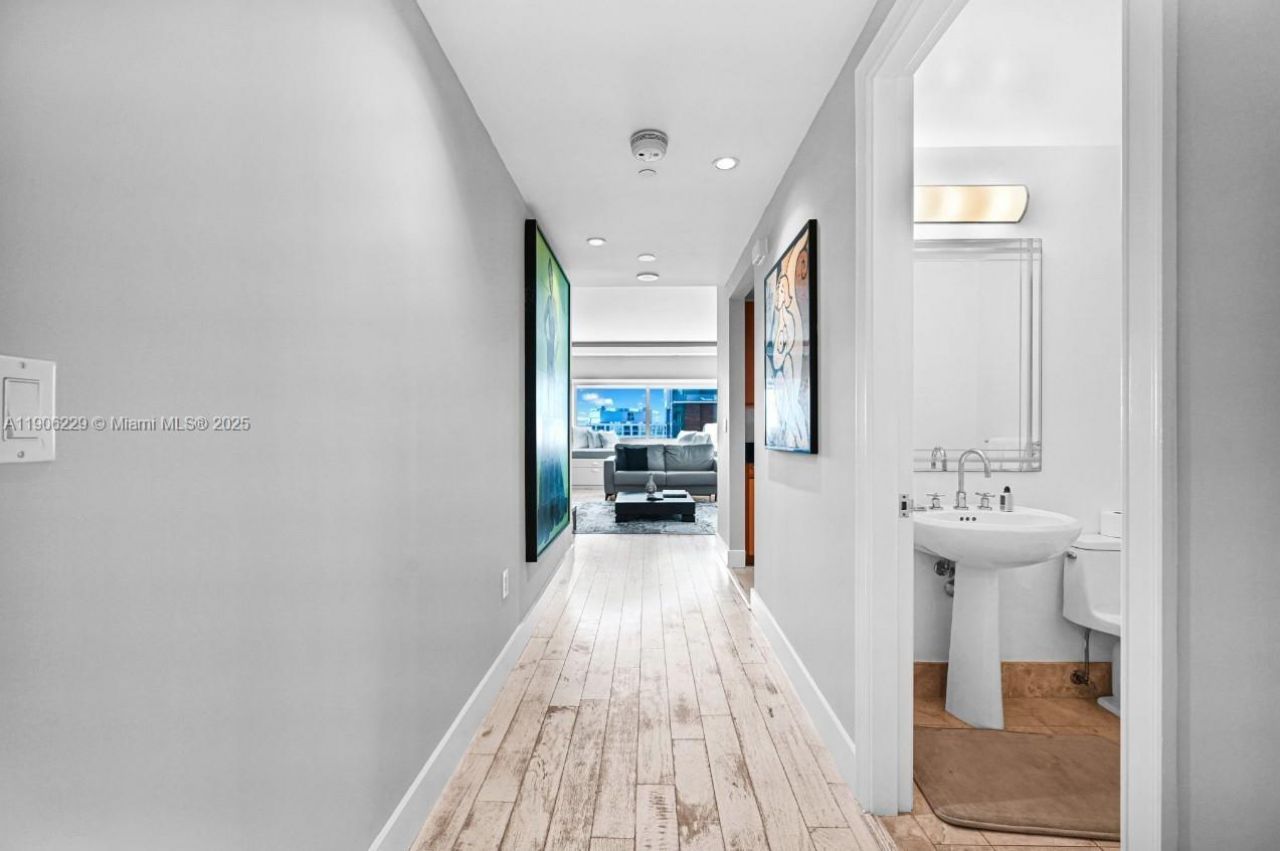 1435 Brickell Ave, Unit 3401, Miami, FL 33131 Photo