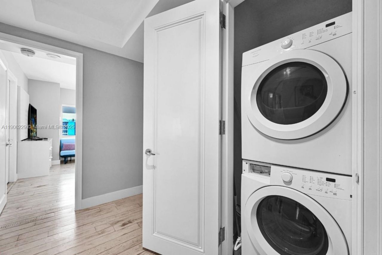 1435 Brickell Ave, Unit 3401, Miami, FL 33131 Photo