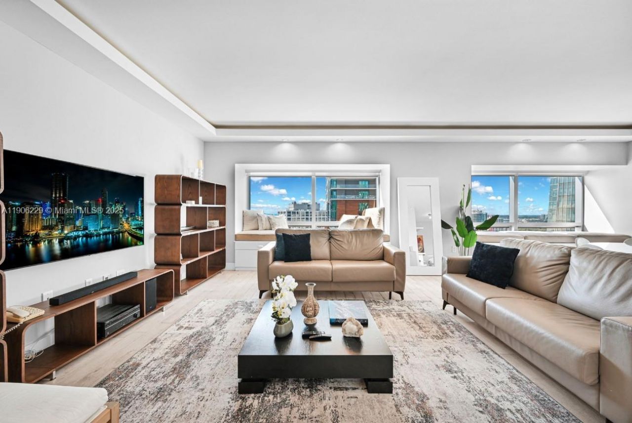 1435 Brickell Ave, Unit 3401, Miami, FL 33131 Photo