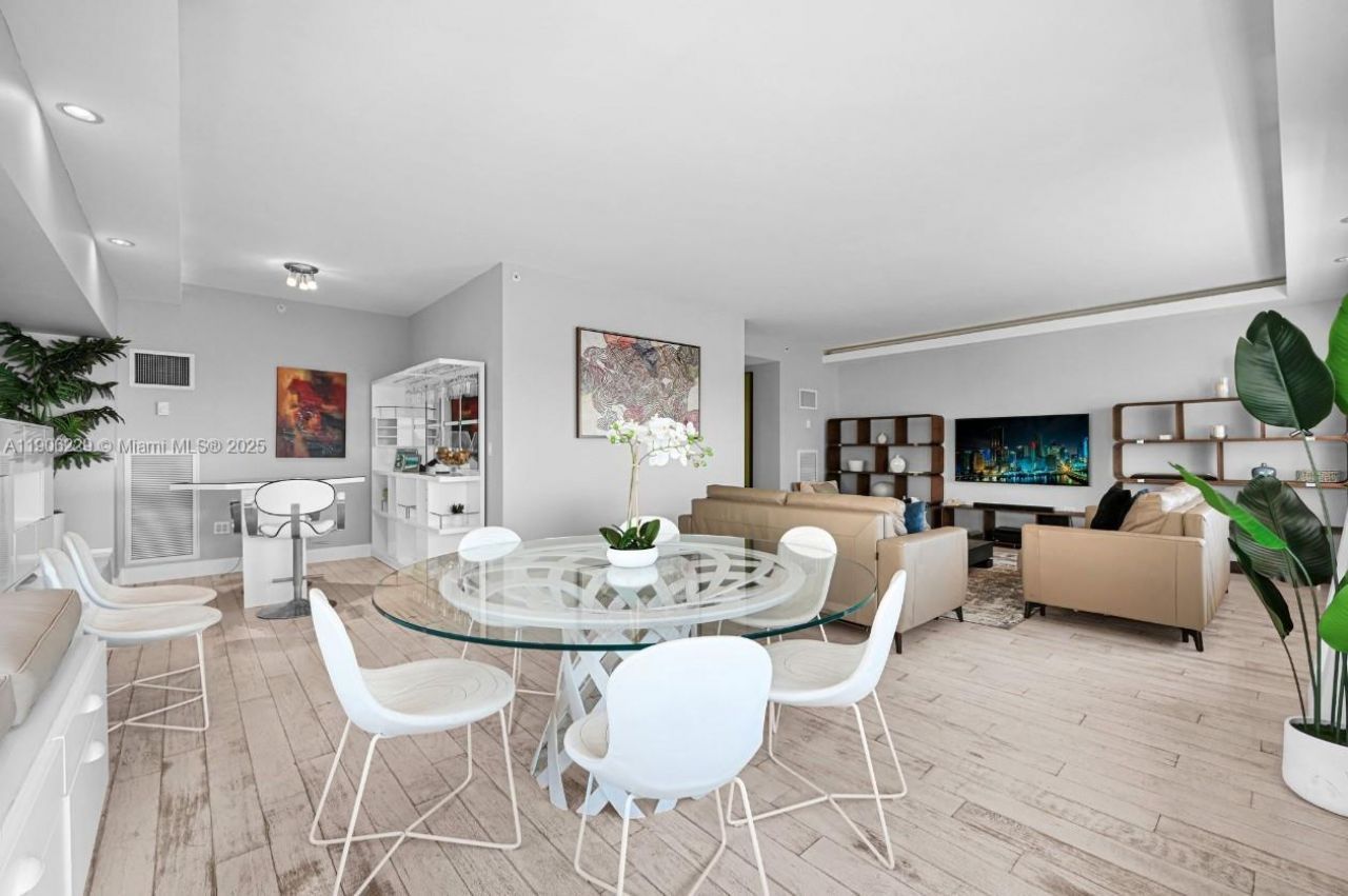 1435 Brickell Ave, Unit 3401, Miami, FL 33131 Photo