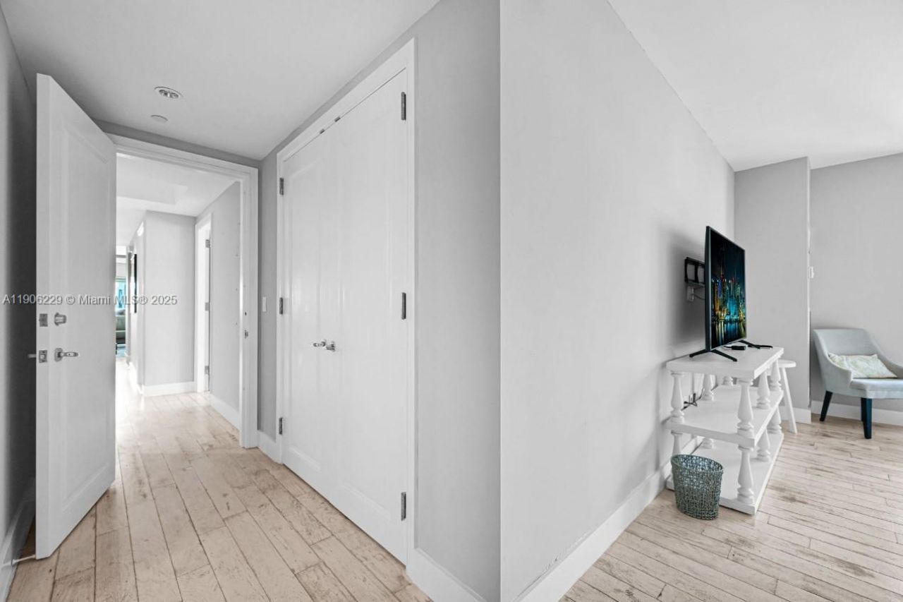 1435 Brickell Ave, Unit 3401, Miami, FL 33131 Photo