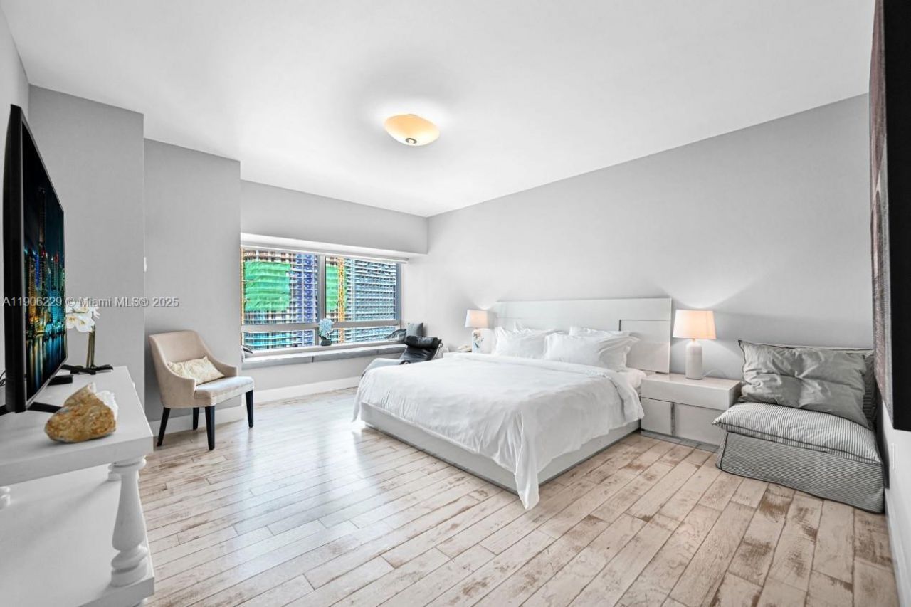 1435 Brickell Ave, Unit 3401, Miami, FL 33131 Photo