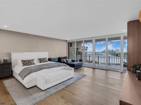 3 Grove Isle Dr, Unit C1710, Miami, FL 33133