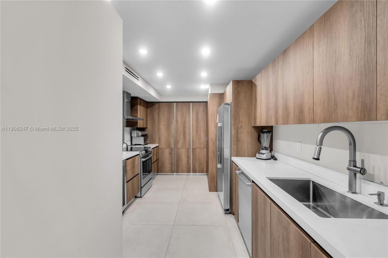 3 Grove Isle Dr, Unit C1710, Miami, FL 33133 Photo