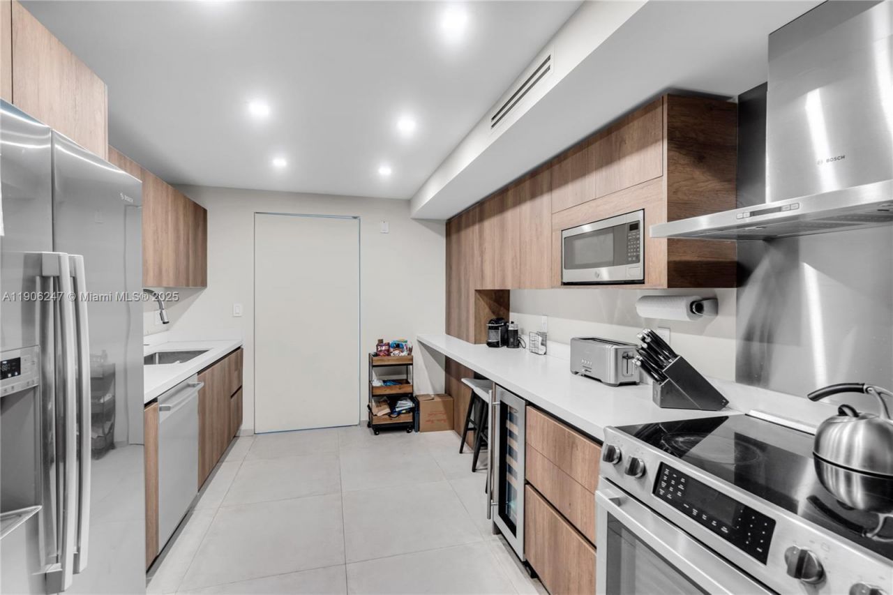 3 Grove Isle Dr, Unit C1710, Miami, FL 33133 Photo