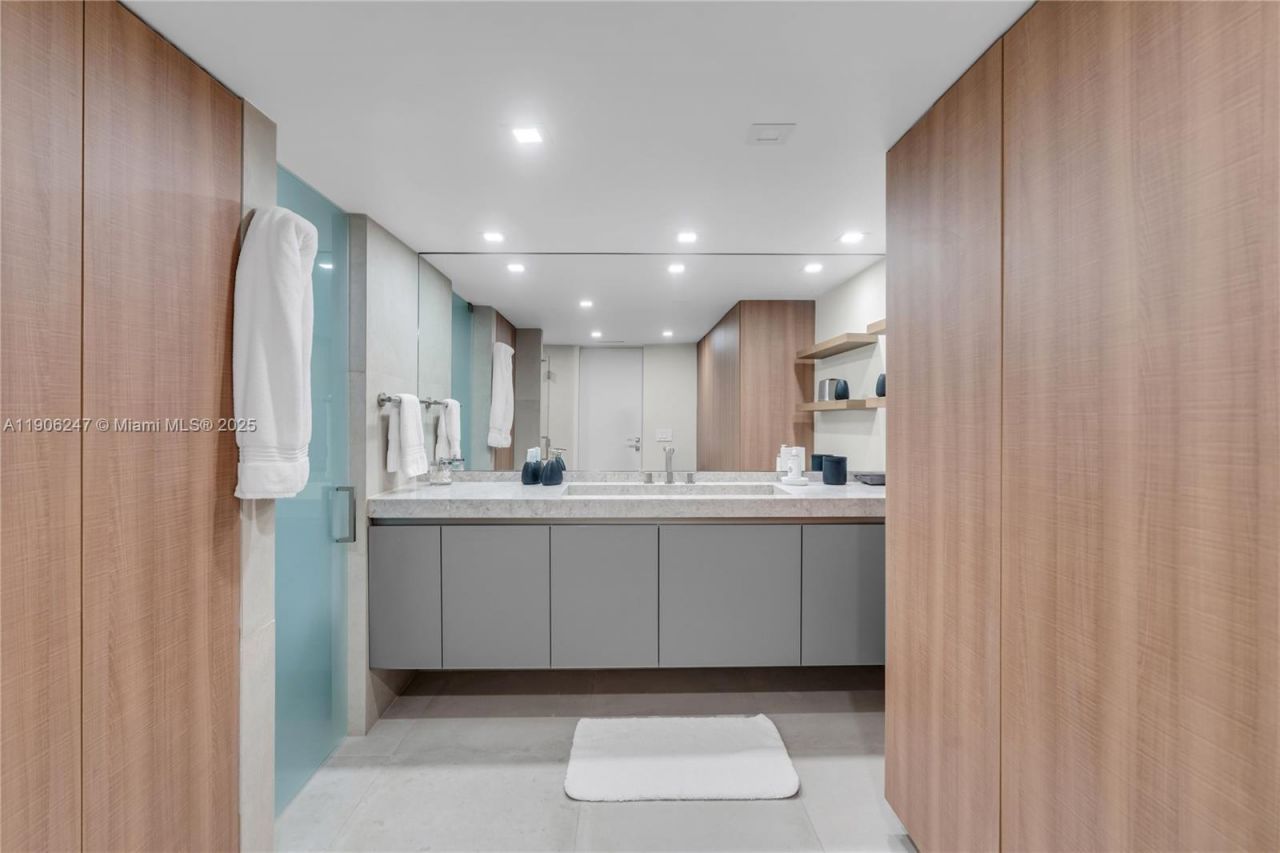 3 Grove Isle Dr, Unit C1710, Miami, FL 33133 Photo