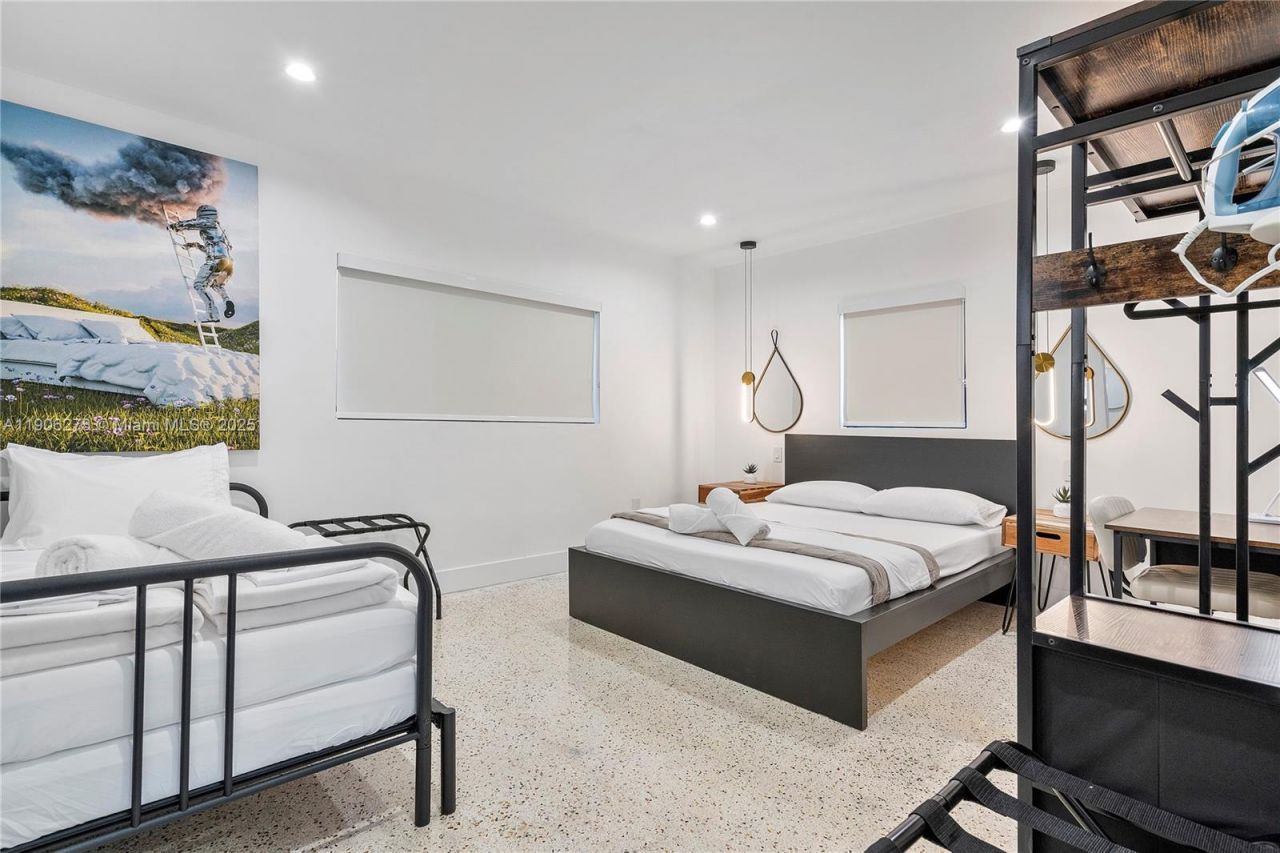 256 NW 57th St, Miami, FL 33127 Photo