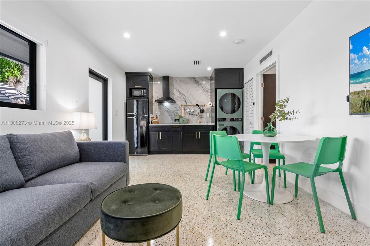 256 NW 57th St, Miami, FL 33127 Photo