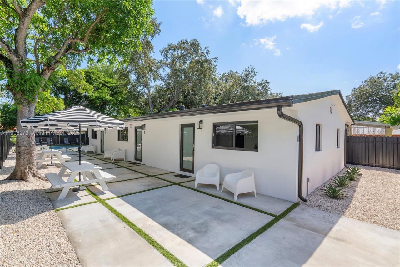 256 NW 57th St, Miami, FL 33127 Photo