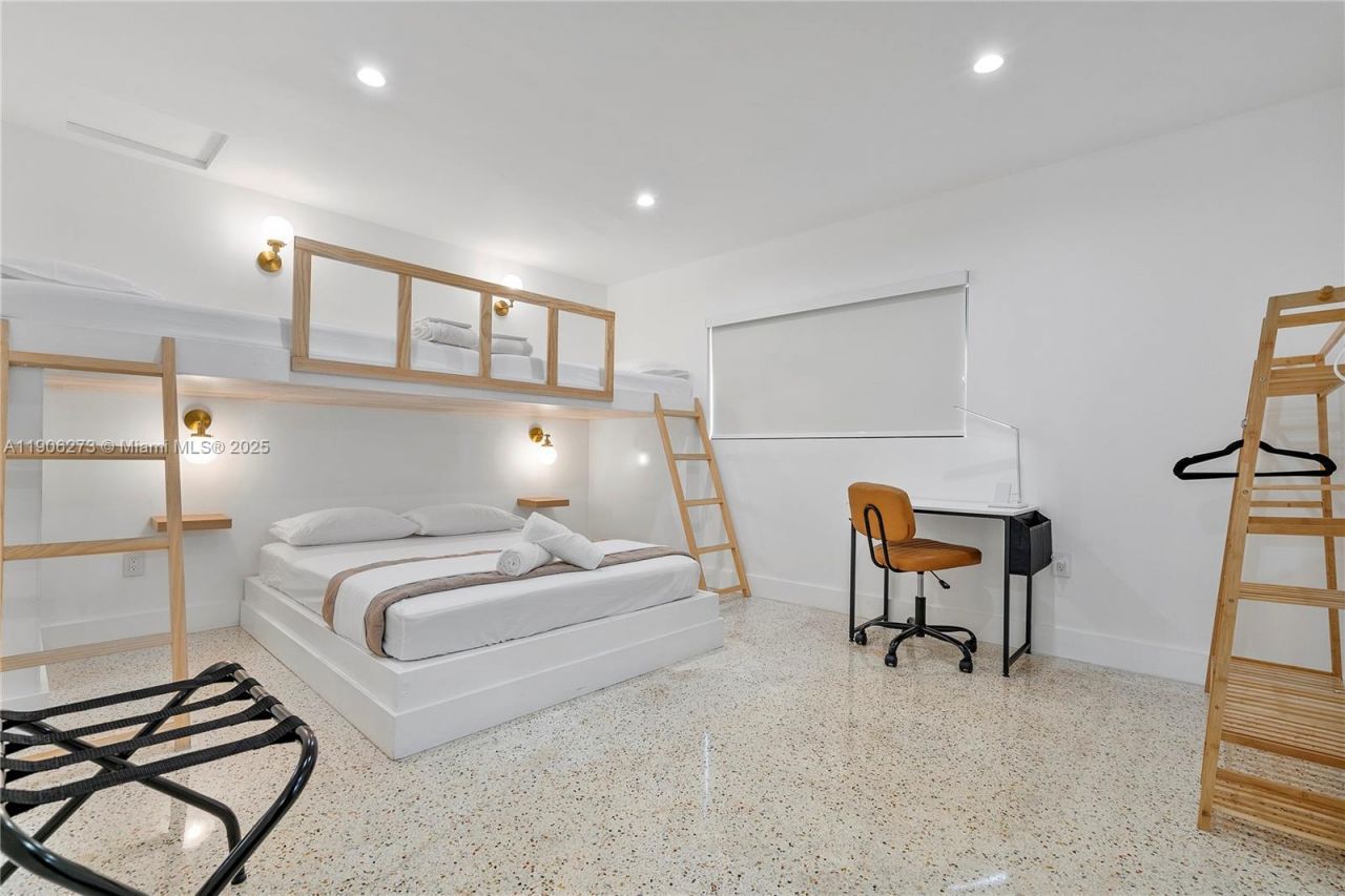 256 NW 57th St, Miami, FL 33127 Photo