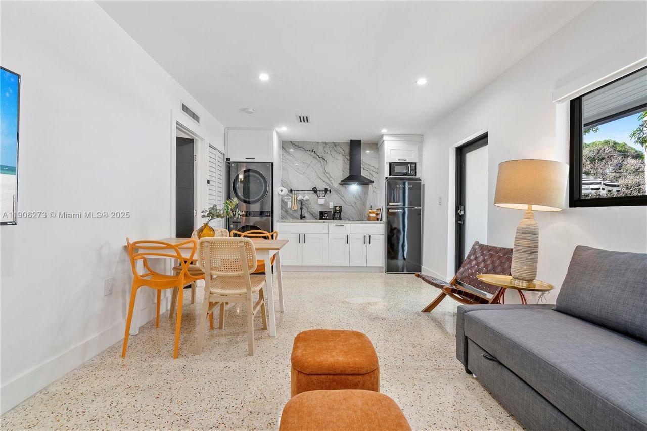 256 NW 57th St, Miami, FL 33127 Photo