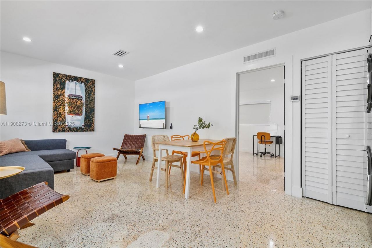 256 NW 57th St, Miami, FL 33127 Photo