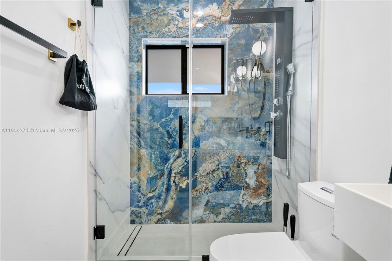 256 NW 57th St, Miami, FL 33127 Photo