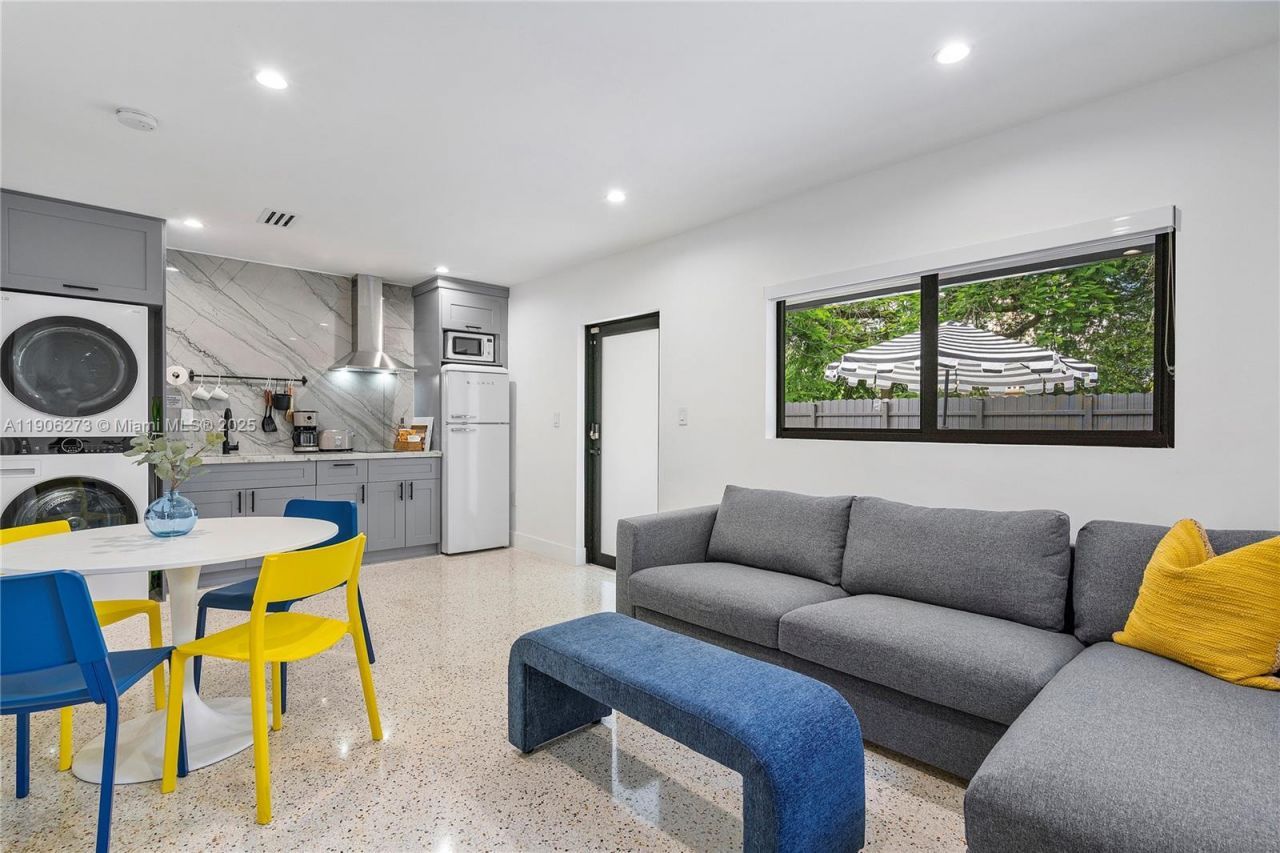 256 NW 57th St, Miami, FL 33127 Photo