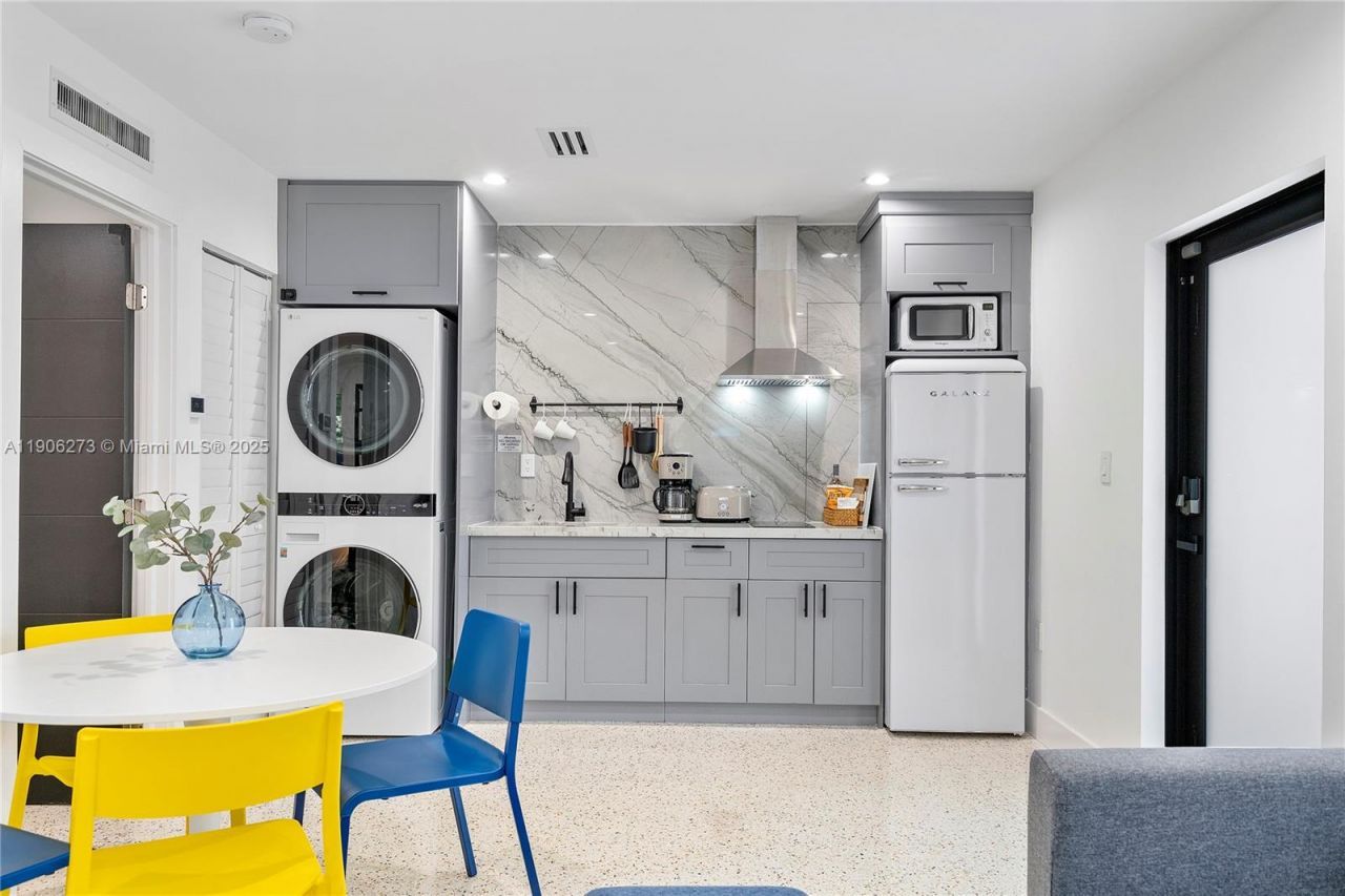 256 NW 57th St, Miami, FL 33127 Photo