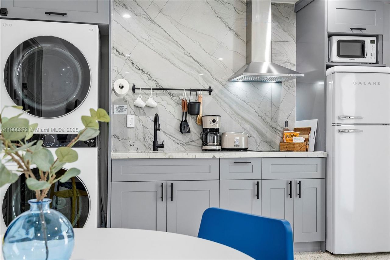 256 NW 57th St, Miami, FL 33127 Photo