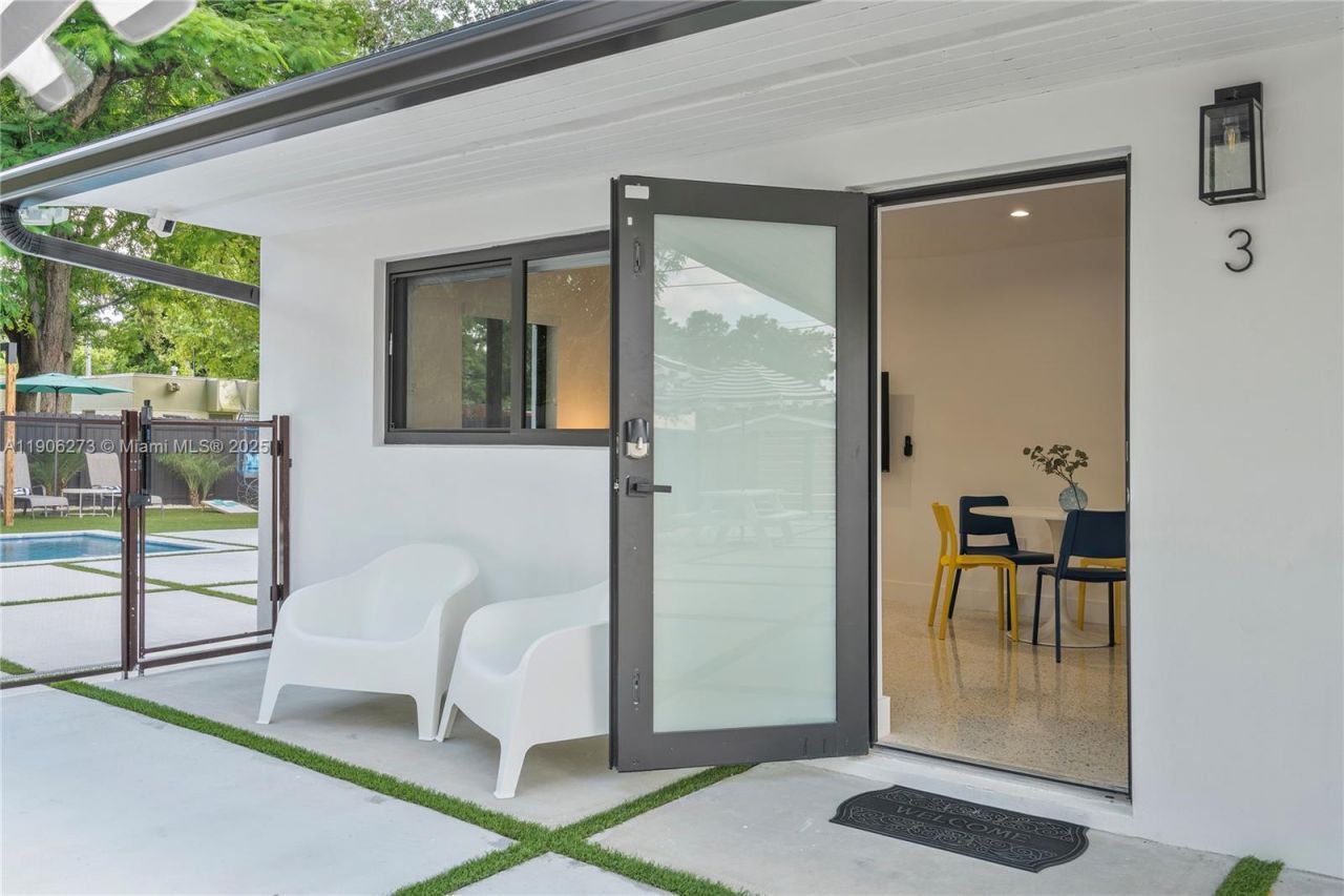 256 NW 57th St, Miami, FL 33127 Photo