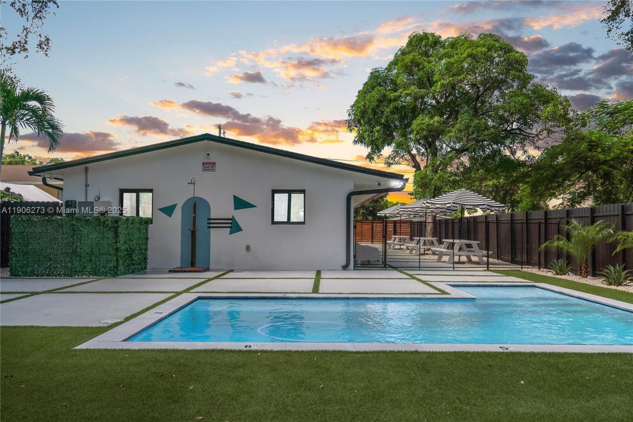 256 NW 57th St, Miami, FL 33127 Photo