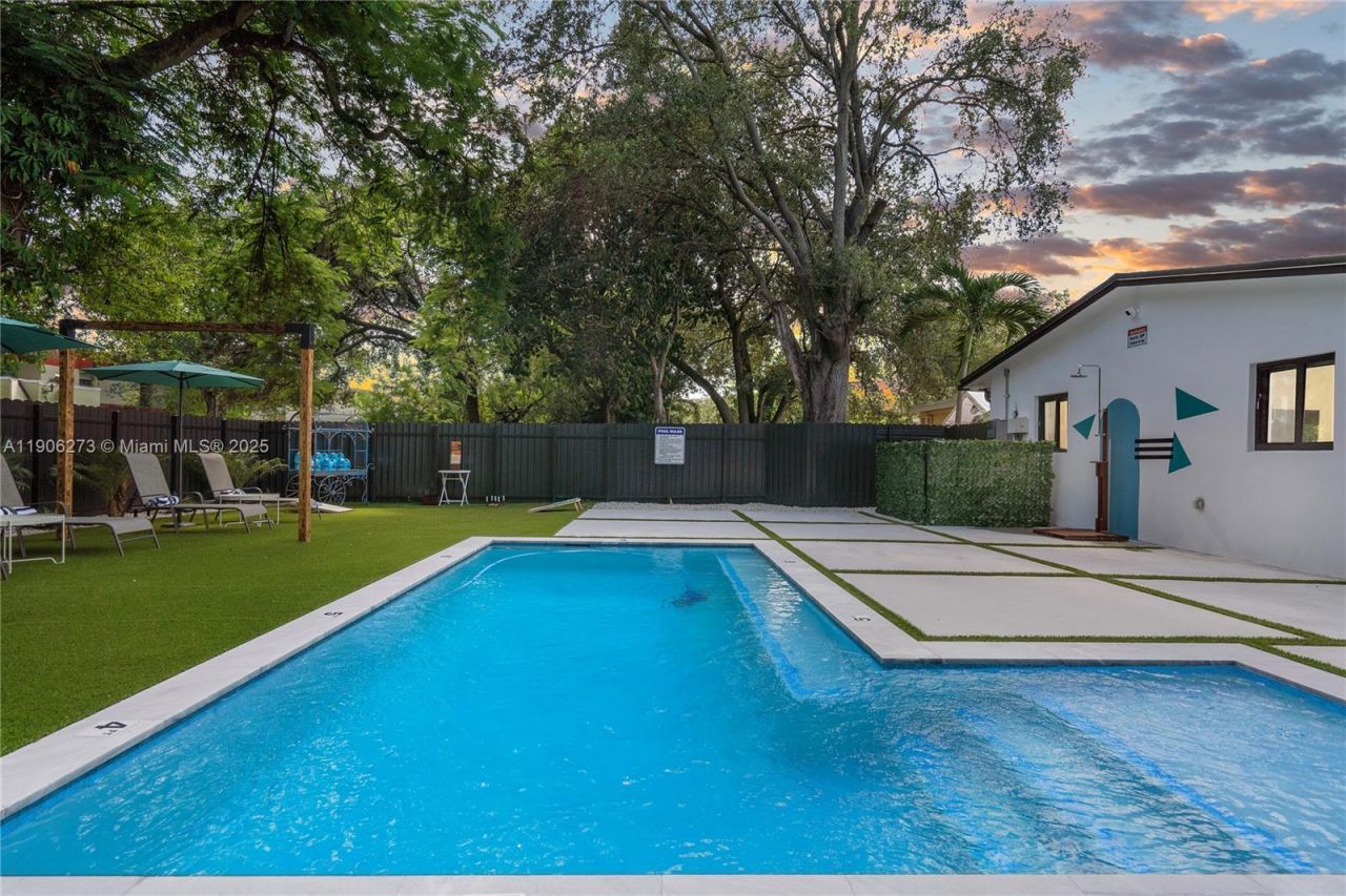 256 NW 57th St, Miami, FL 33127 Photo