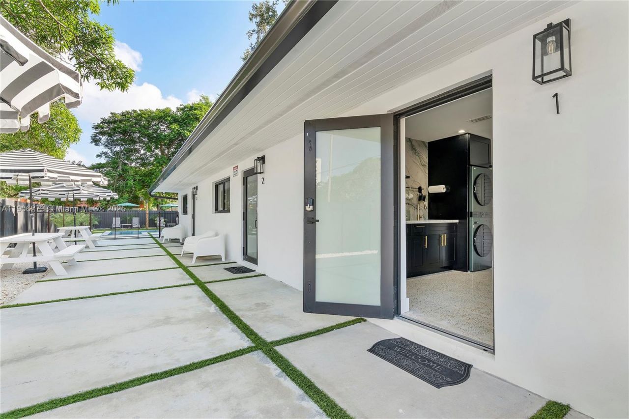 256 NW 57th St, Miami, FL 33127 Photo