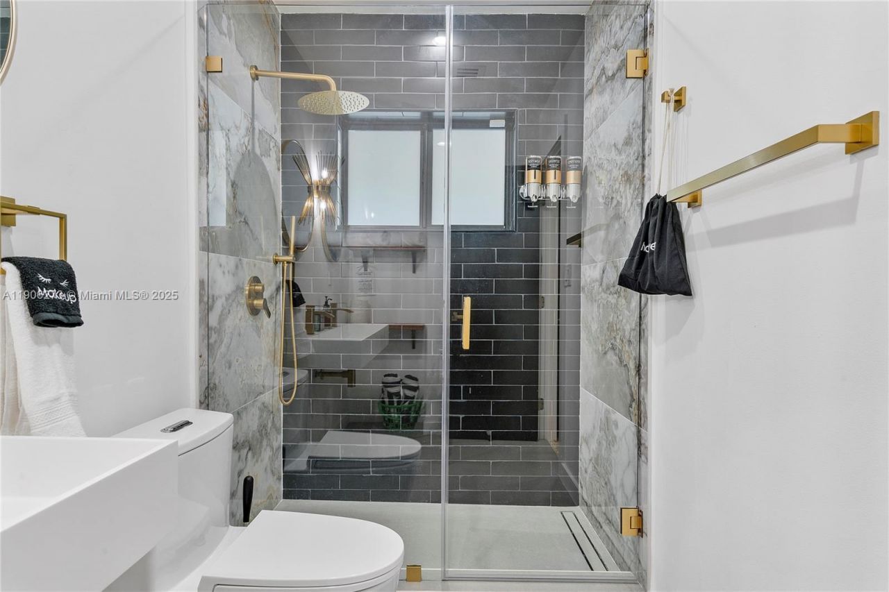 256 NW 57th St, Miami, FL 33127 Photo