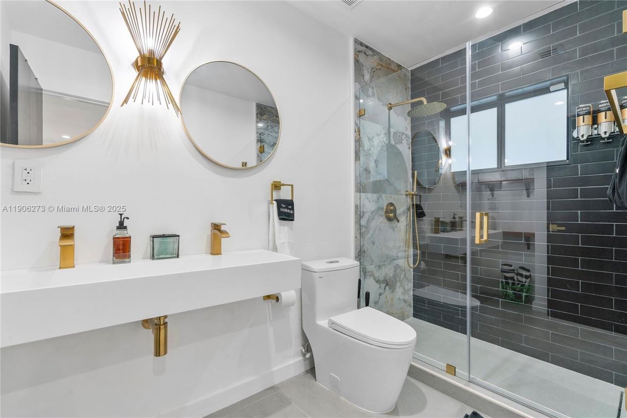 256 NW 57th St, Miami, FL 33127 Photo