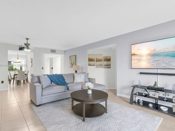 801 SW 138th Ave, Unit 310E, Pembroke Pines, FL 33027