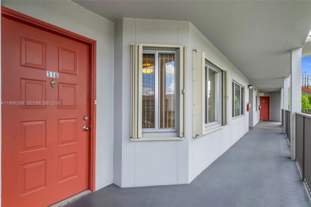 801 SW 138th Ave, Unit 310E, Pembroke Pines, FL 33027 Photo