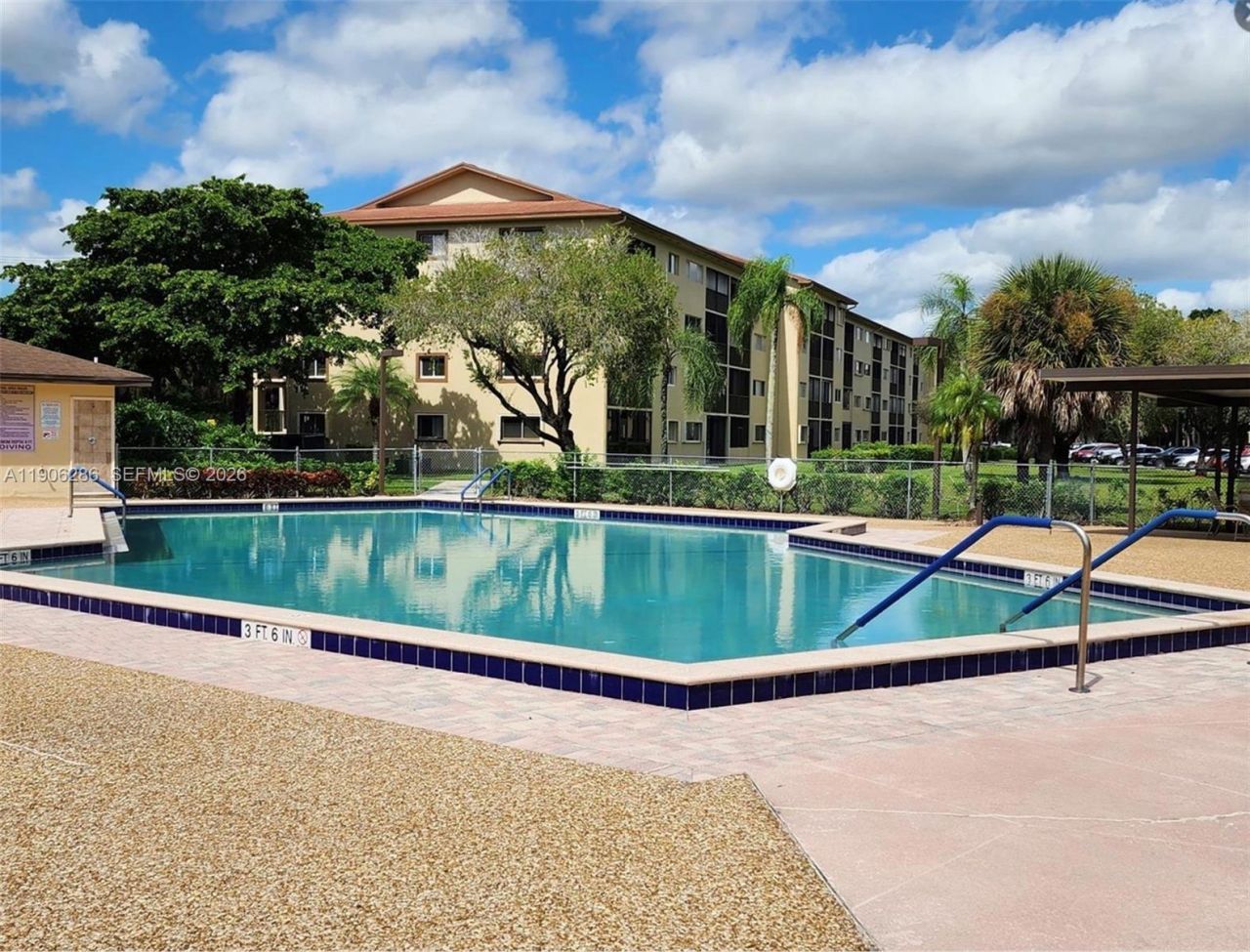 801 SW 138th Ave, Unit 310E, Pembroke Pines, FL 33027 Photo