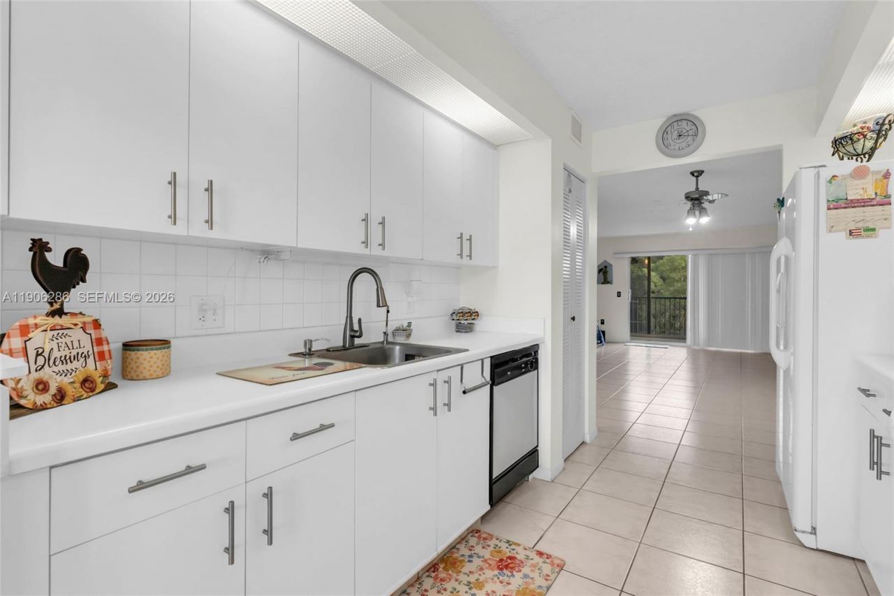 801 SW 138th Ave, Unit 310E, Pembroke Pines, FL 33027 Photo
