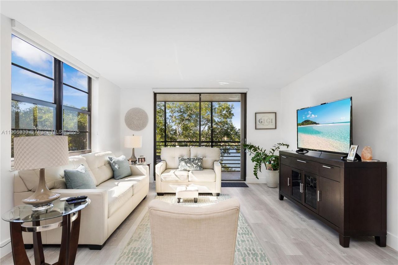 1100 Colony Point Cir, Unit 414, Pembroke Pines, FL 33026 Photo