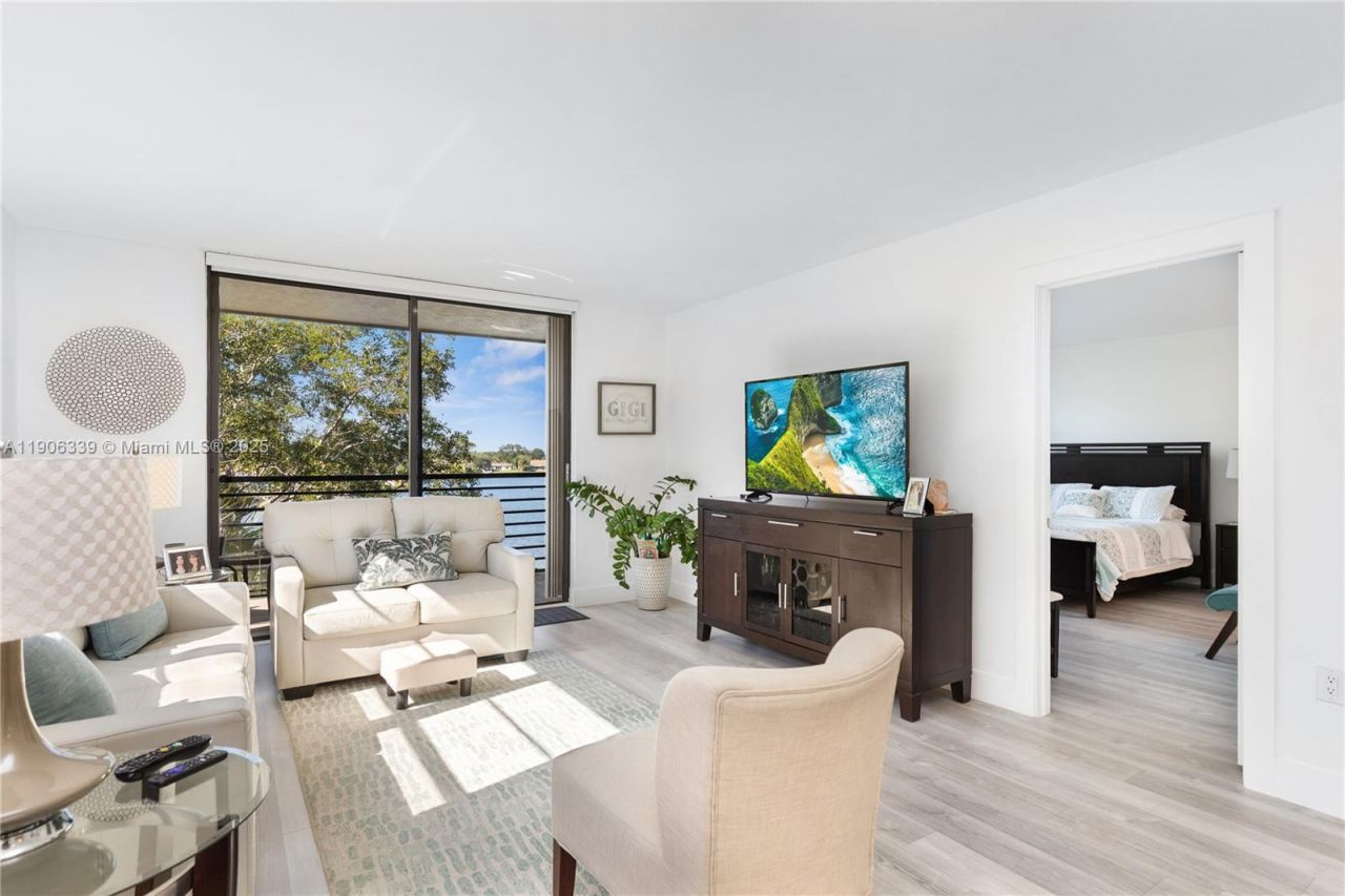 1100 Colony Point Cir, Unit 414, Pembroke Pines, FL 33026 Photo