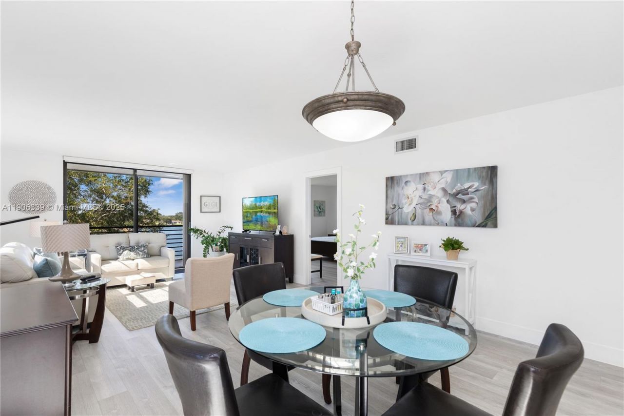 1100 Colony Point Cir, Unit 414, Pembroke Pines, FL 33026 Photo