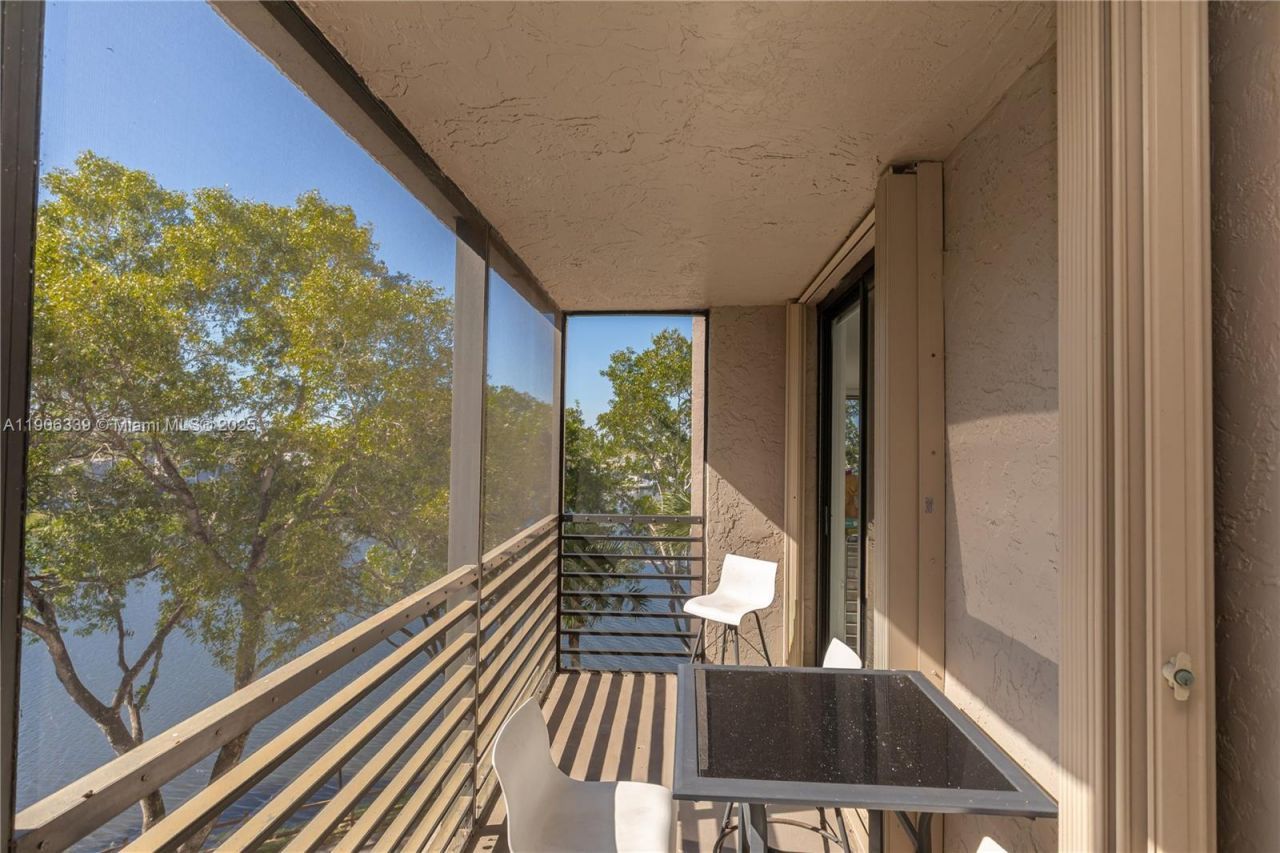 1100 Colony Point Cir, Unit 414, Pembroke Pines, FL 33026 Photo