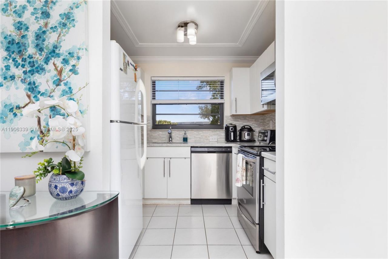 1100 Colony Point Cir, Unit 414, Pembroke Pines, FL 33026 Photo