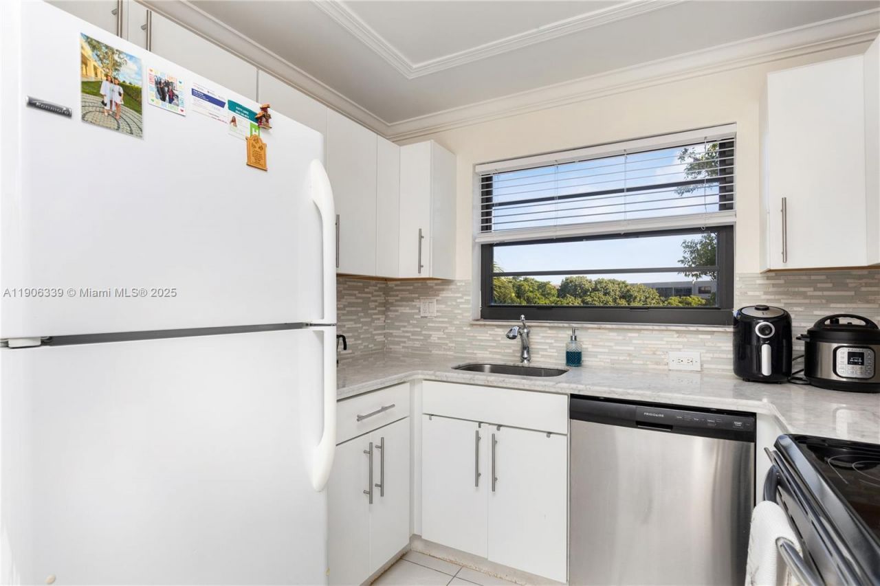 1100 Colony Point Cir, Unit 414, Pembroke Pines, FL 33026 Photo