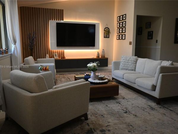 14229 Stirrup Ln, Wellington, FL 33414