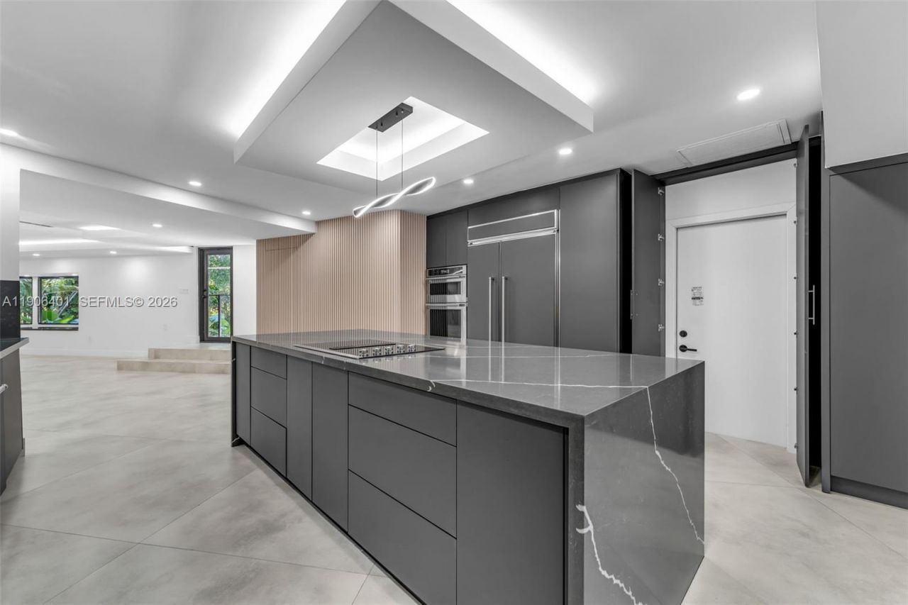 6525 SW 133rd Dr, Pinecrest, FL 33156 Photo