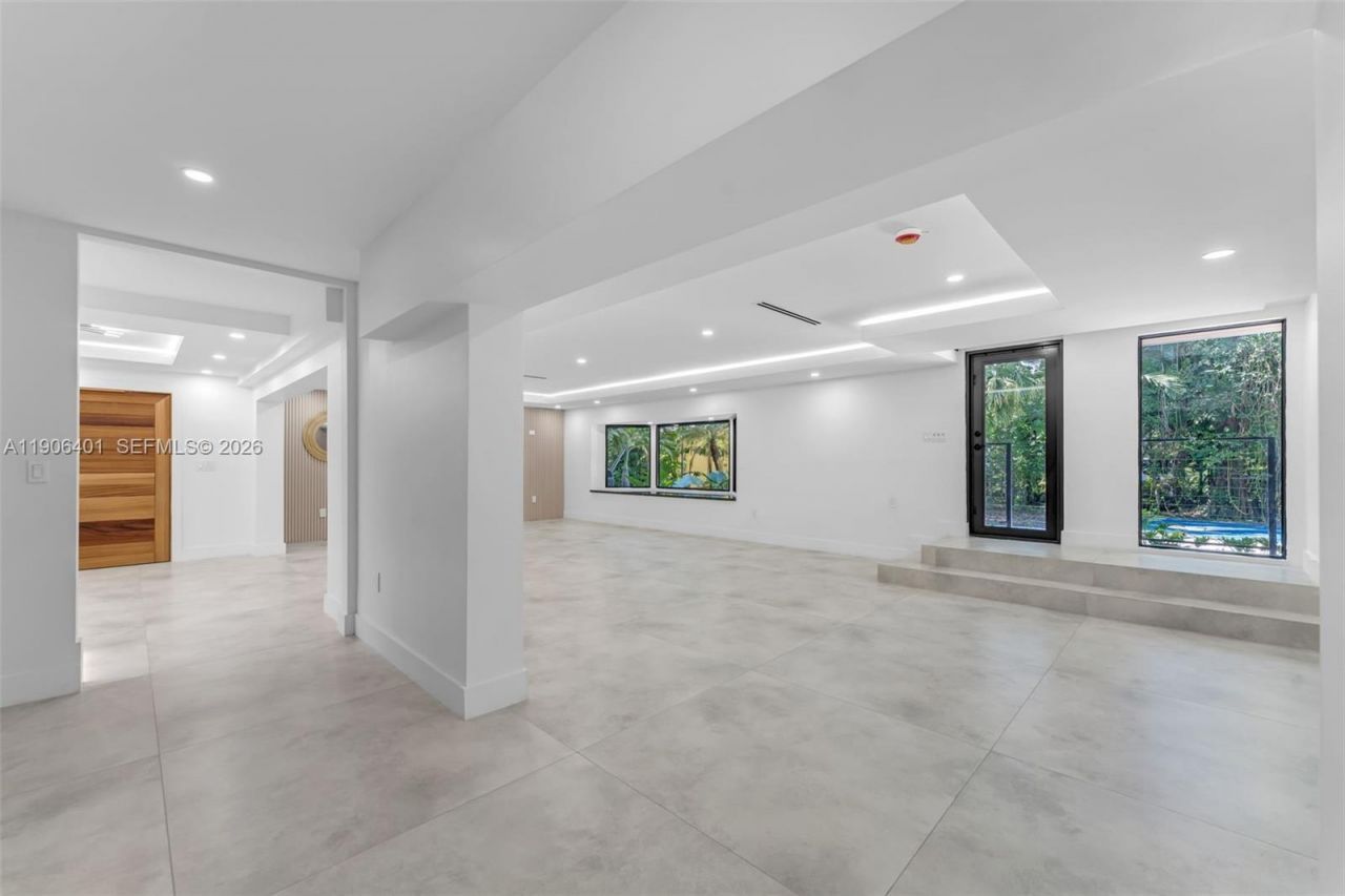 6525 SW 133rd Dr, Pinecrest, FL 33156 Photo