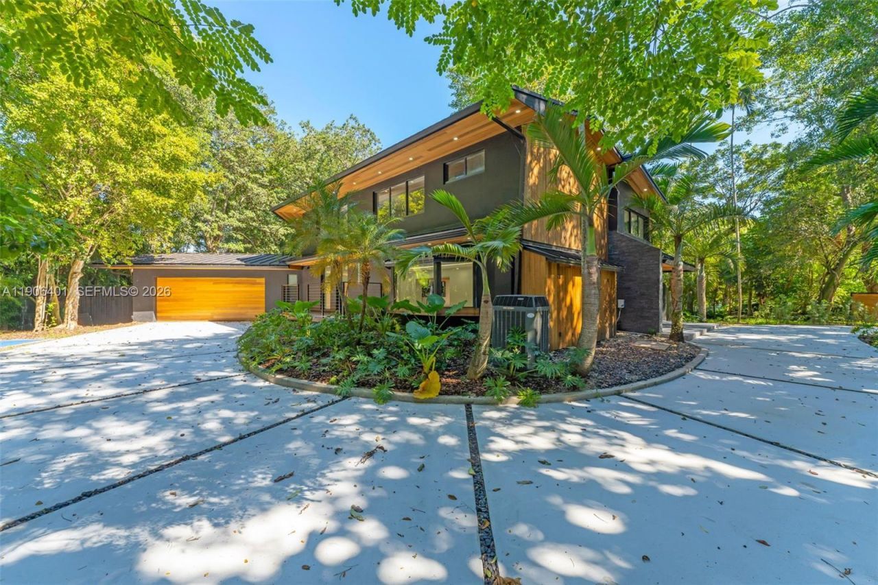 6525 SW 133rd Dr, Pinecrest, FL 33156 Photo