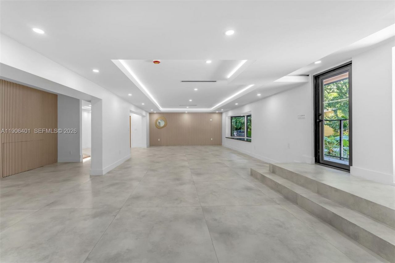 6525 SW 133rd Dr, Pinecrest, FL 33156 Photo