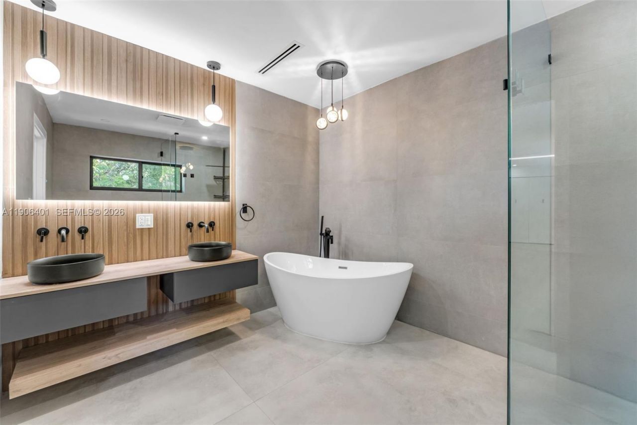 6525 SW 133rd Dr, Pinecrest, FL 33156 Photo