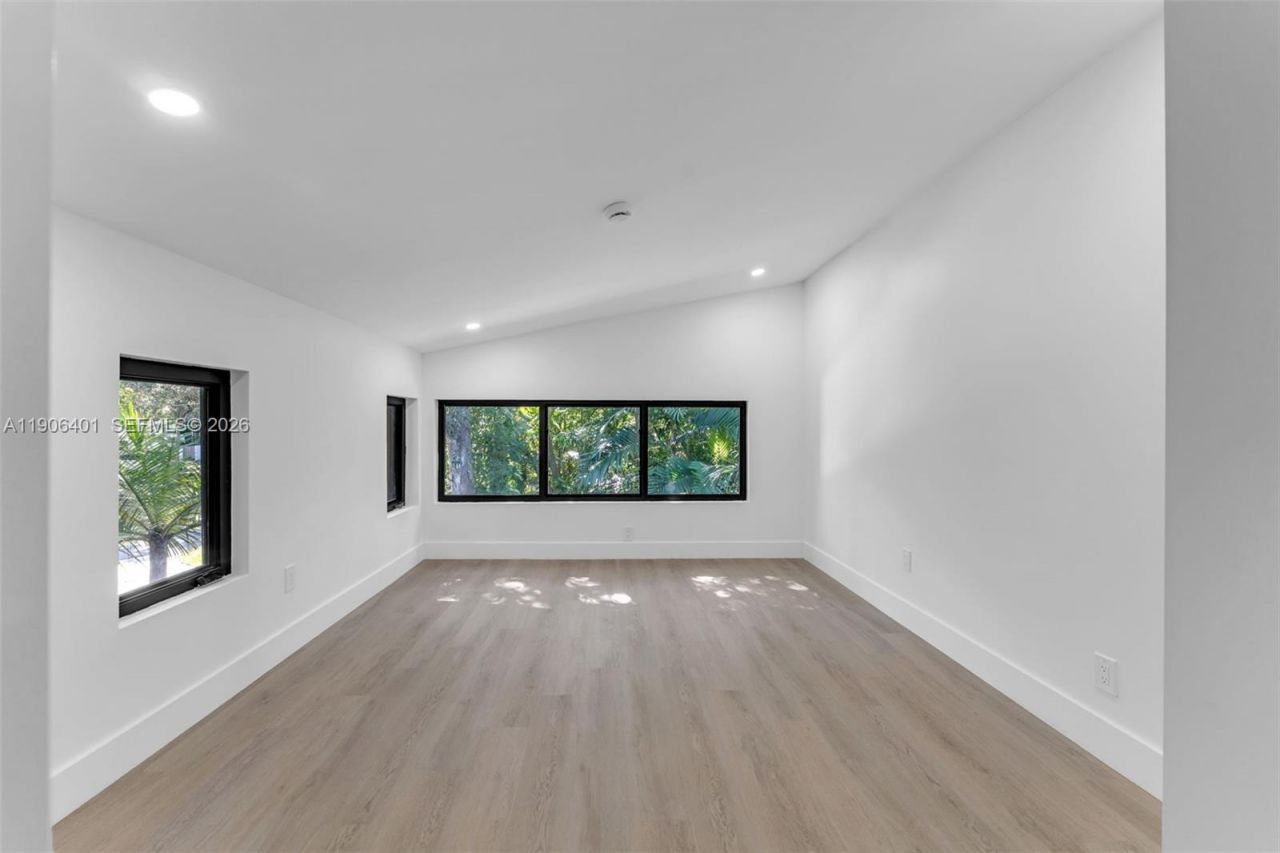 6525 SW 133rd Dr, Pinecrest, FL 33156 Photo