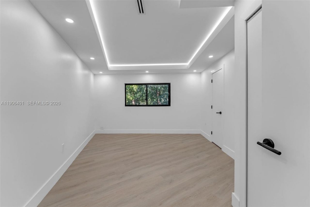 6525 SW 133rd Dr, Pinecrest, FL 33156 Photo