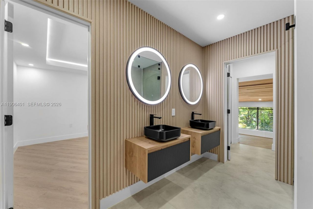 6525 SW 133rd Dr, Pinecrest, FL 33156 Photo